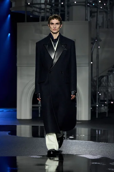 Look 26